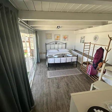 Con Terrazza 산비토로카포